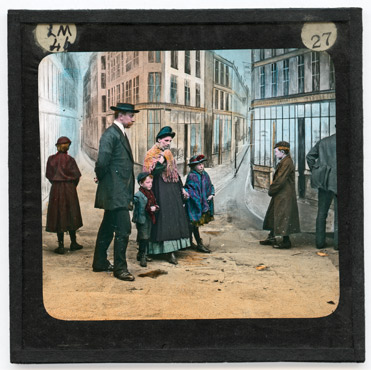 [27. Mrs Terriss and her children went to reside with the Thomsons]