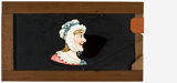 [Menton et nez d'une femme qui s'al…